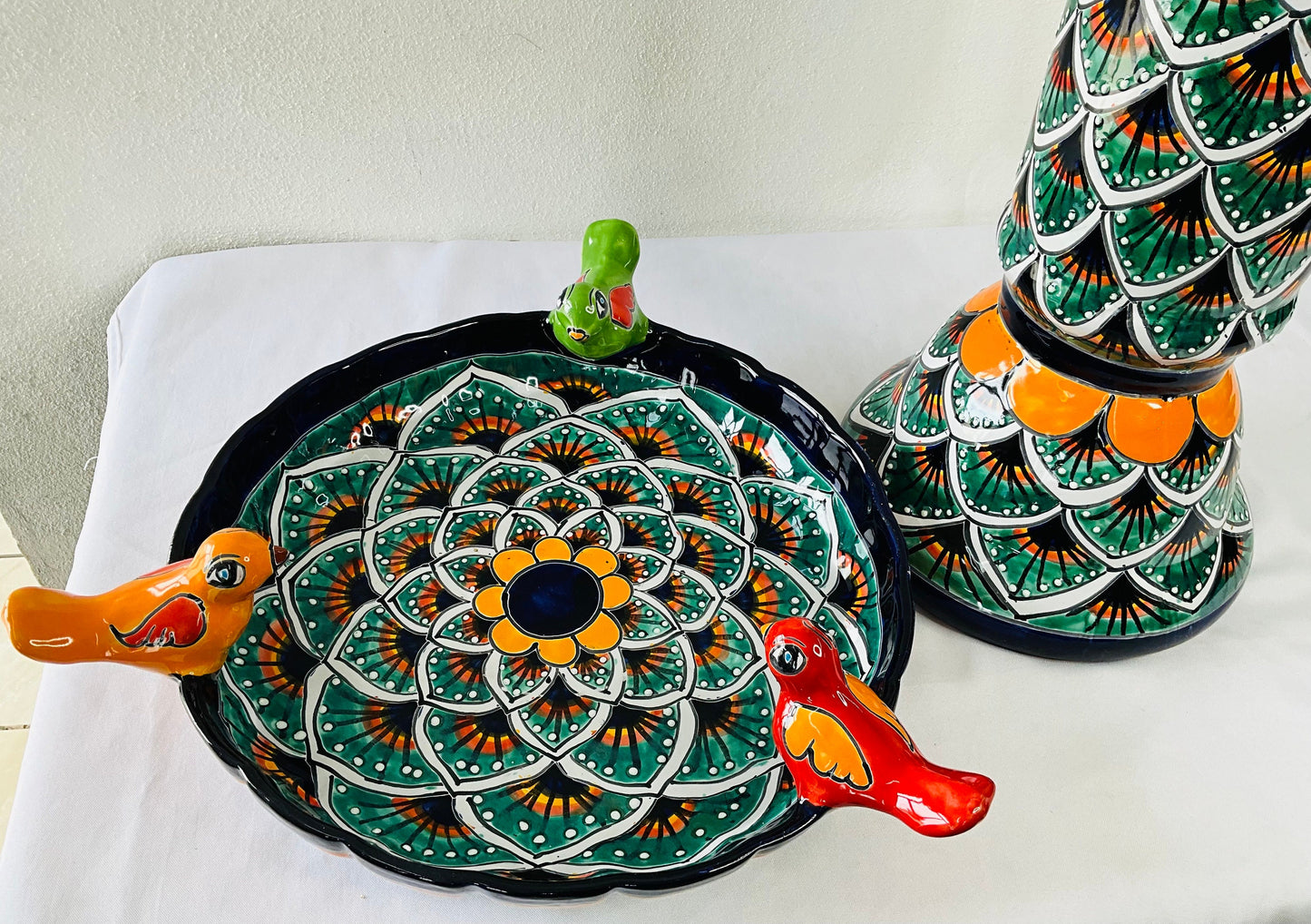 Bebedero más grande para pájaros de Talavera