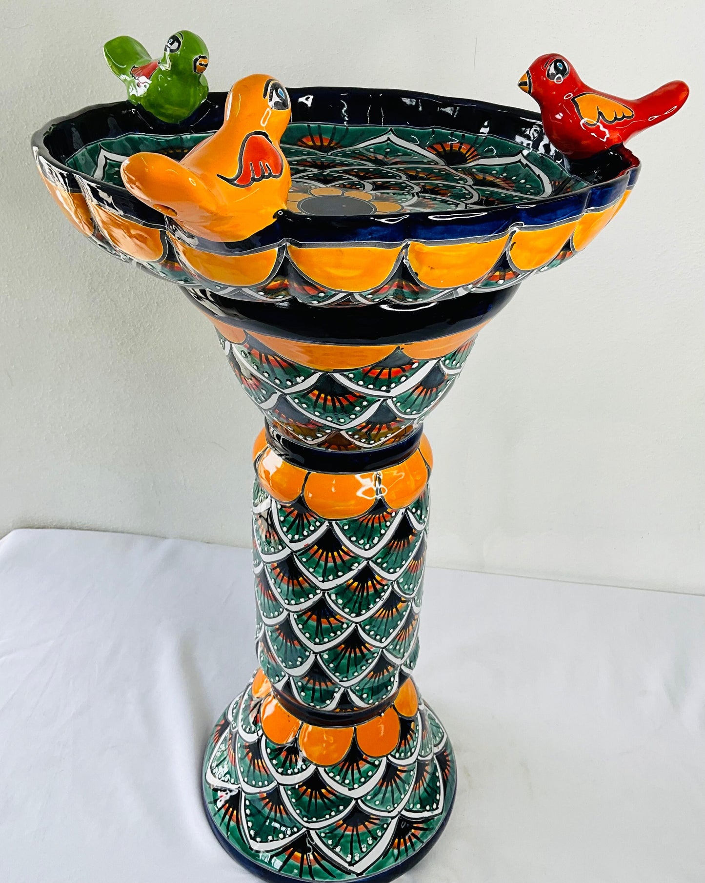 Bebedero más grande para pájaros de Talavera