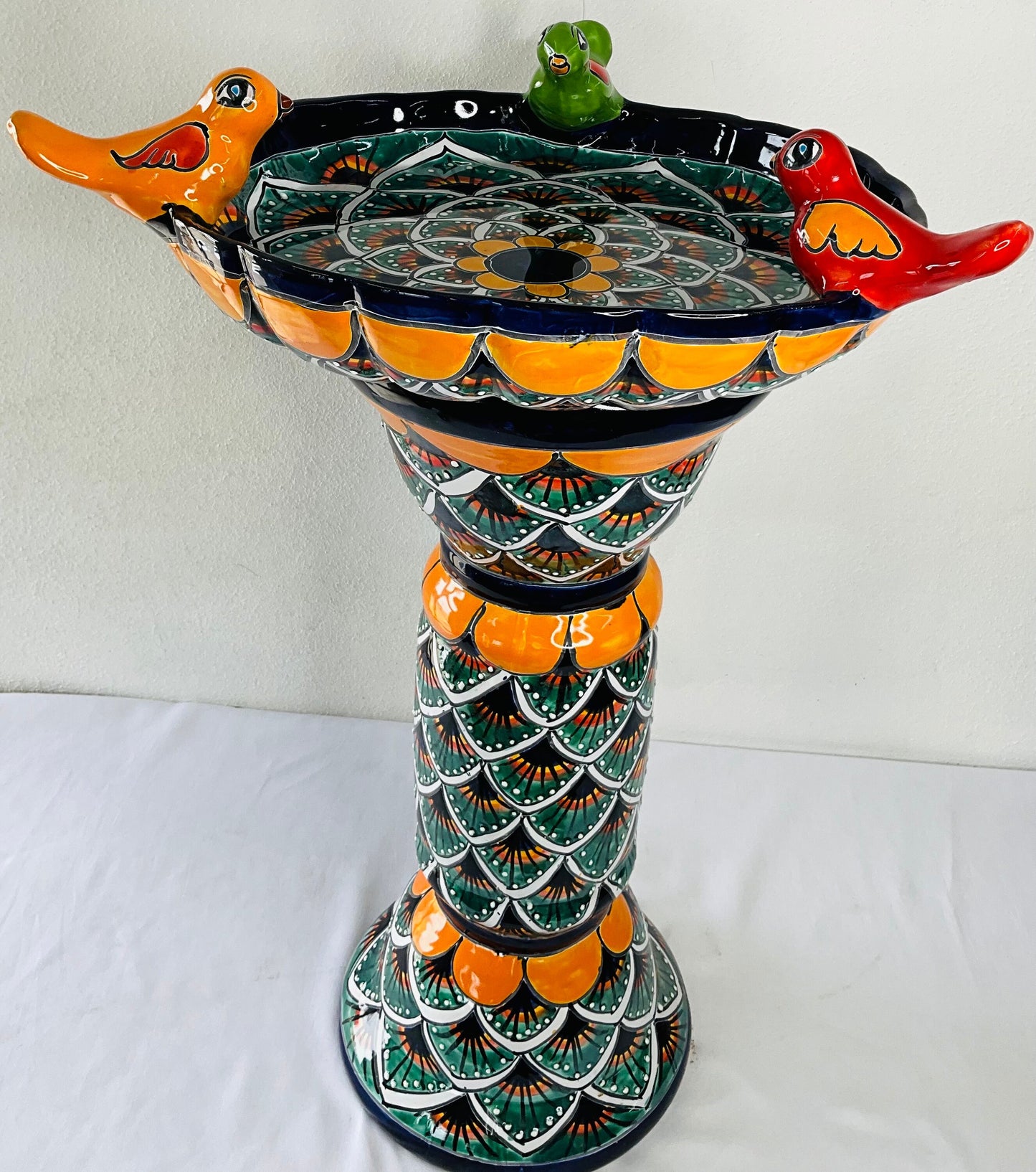 Bebedero más grande para pájaros de Talavera