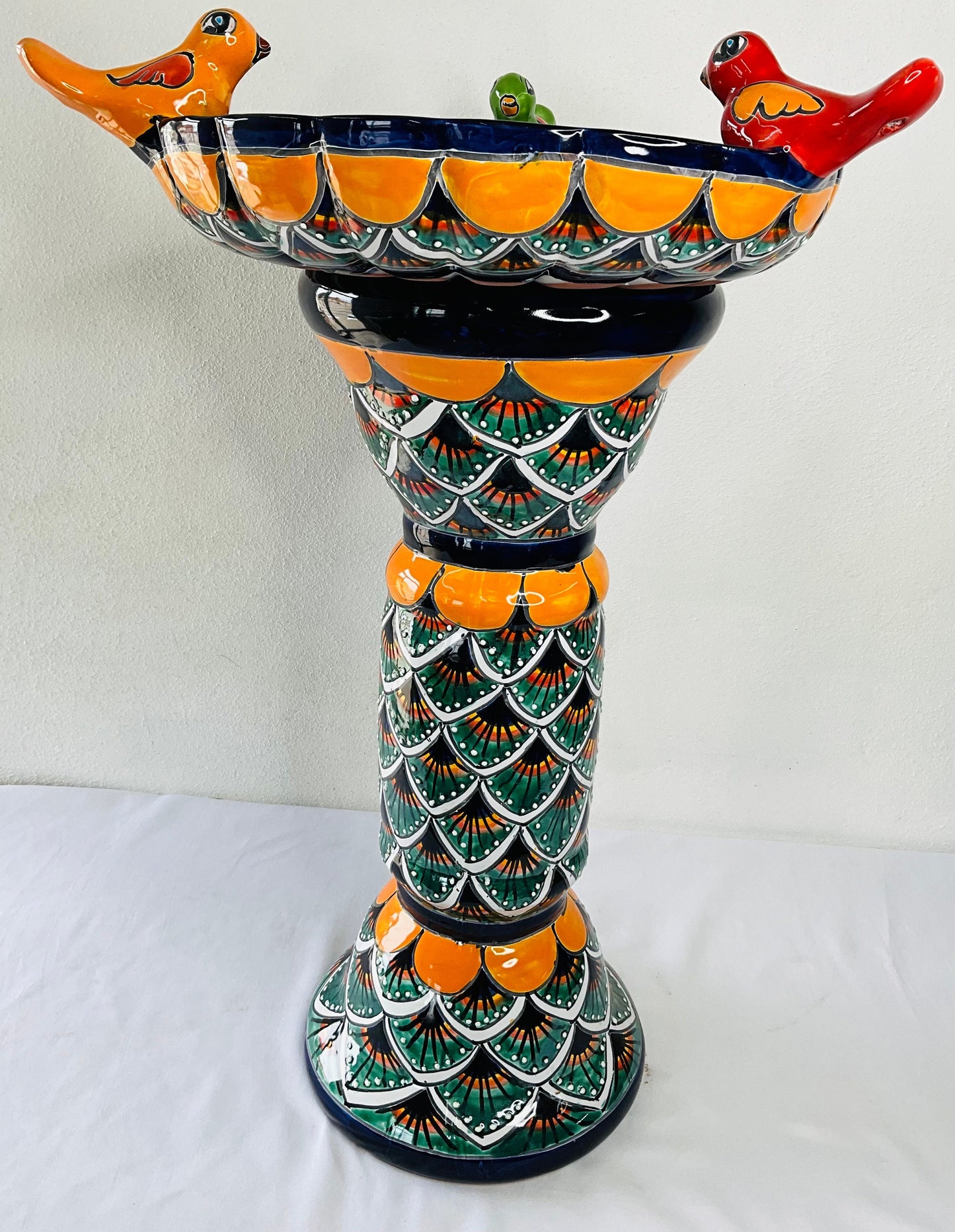 Bebedero más grande para pájaros de Talavera