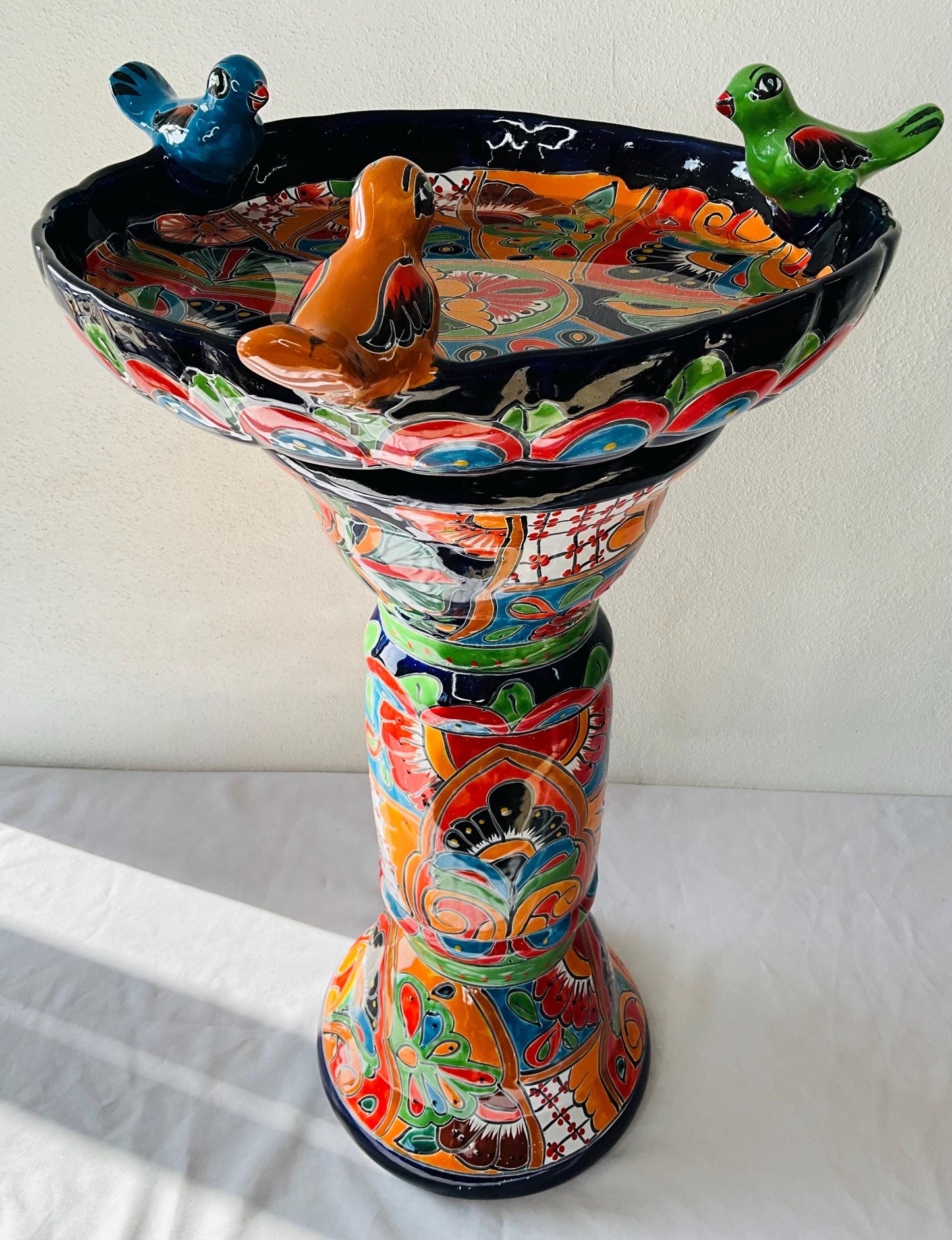 Talavera mexicana. Baño del pájaro de  cerámica