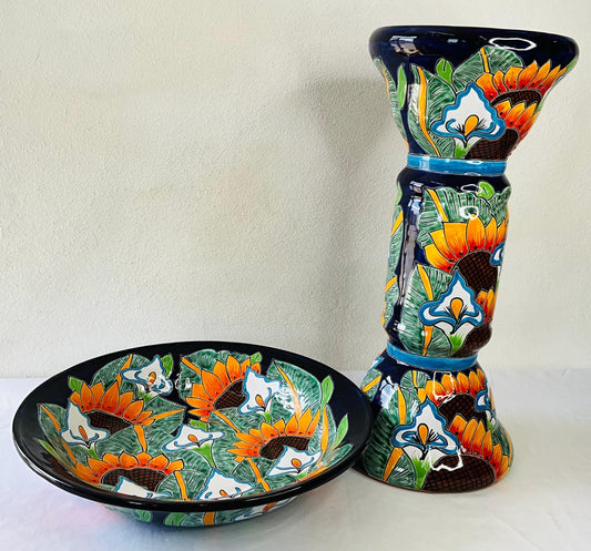 El bebedero para pájaros más grande de cerámica mexicana de Talavera