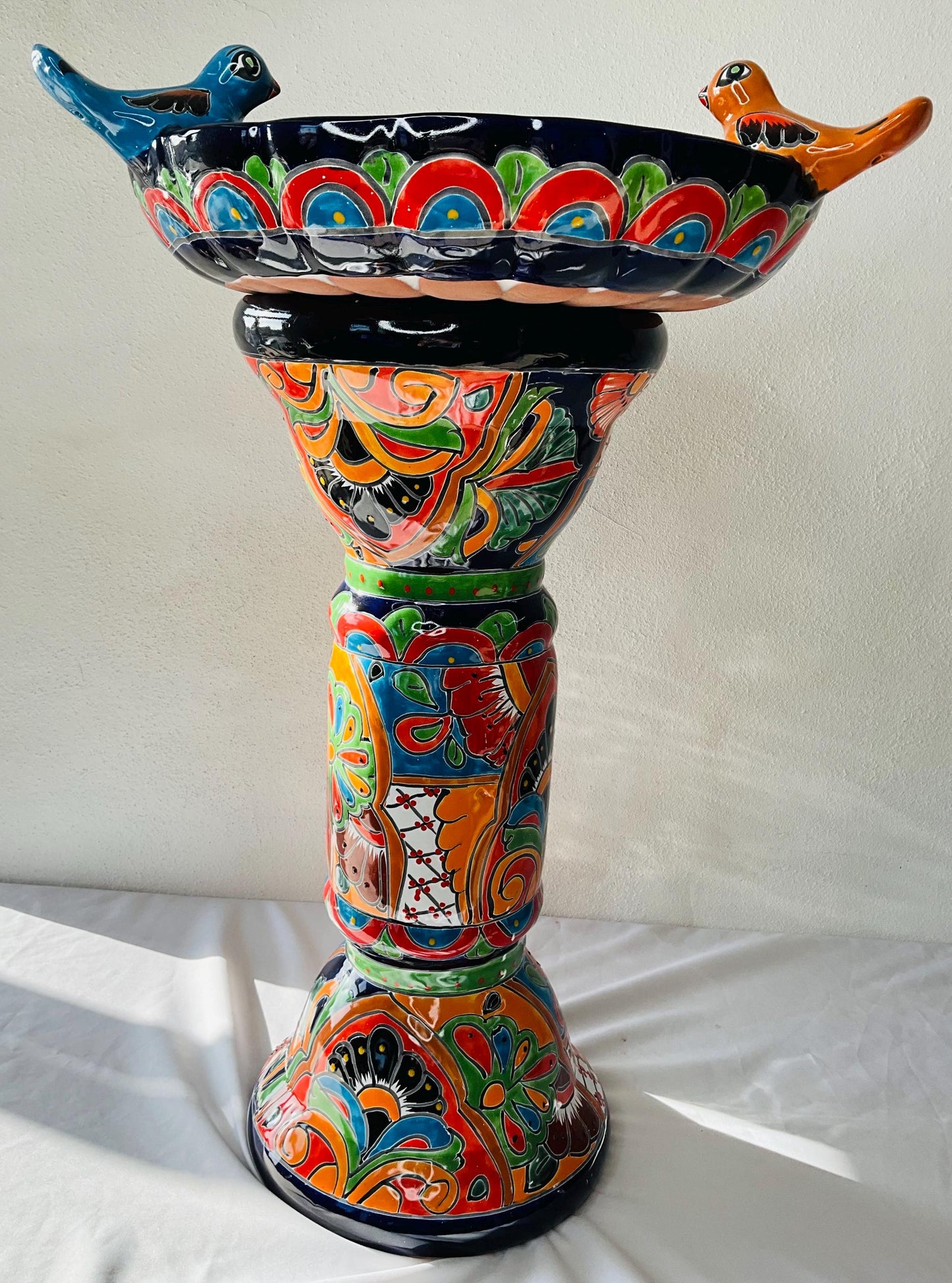 Talavera mexicana. Baño del pájaro de  cerámica