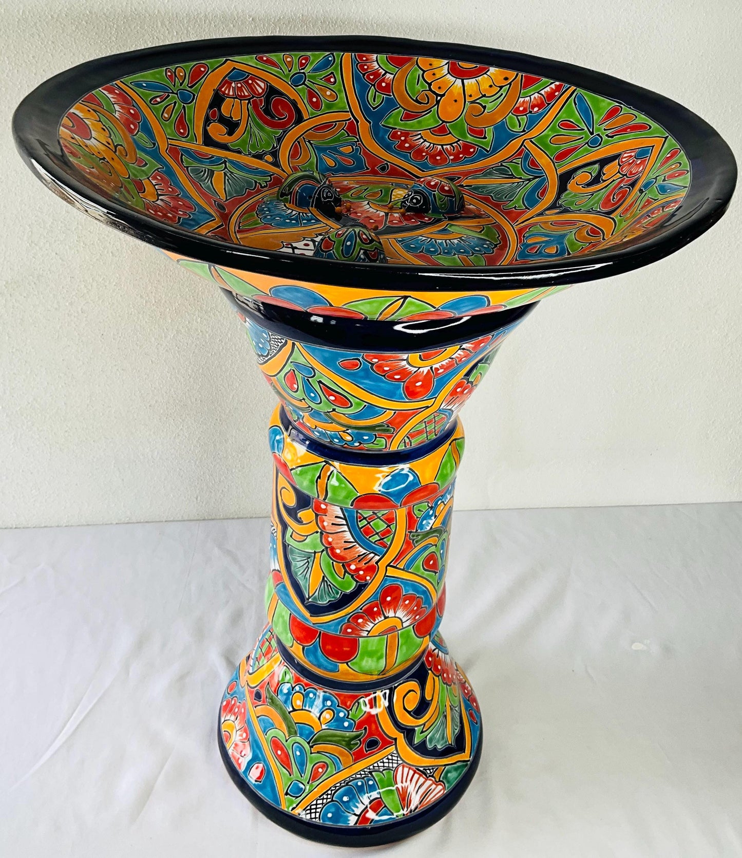 Talavera mexicana. Baño del pájaro de  cerámica